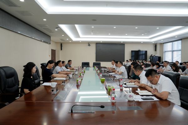 團省委書記李志超到省地質院調研